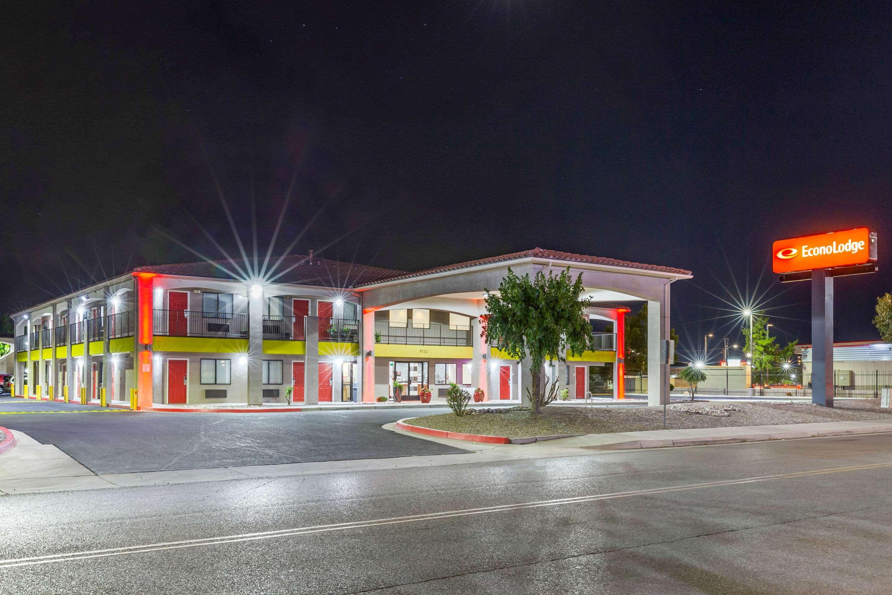 Econo Lodge West - Coors Blvd Albuquerque Exterior photo