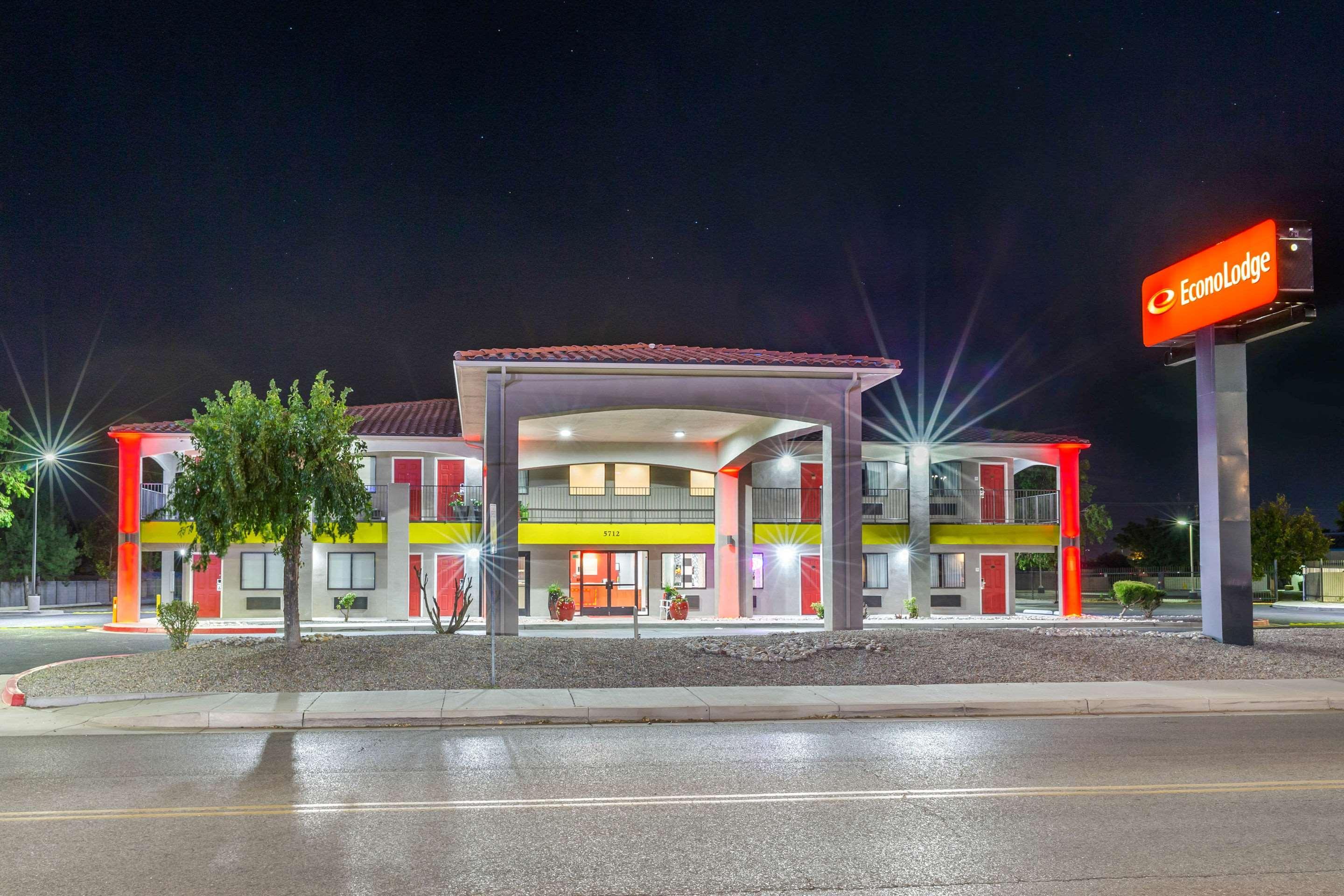 Econo Lodge West - Coors Blvd Albuquerque Exterior photo